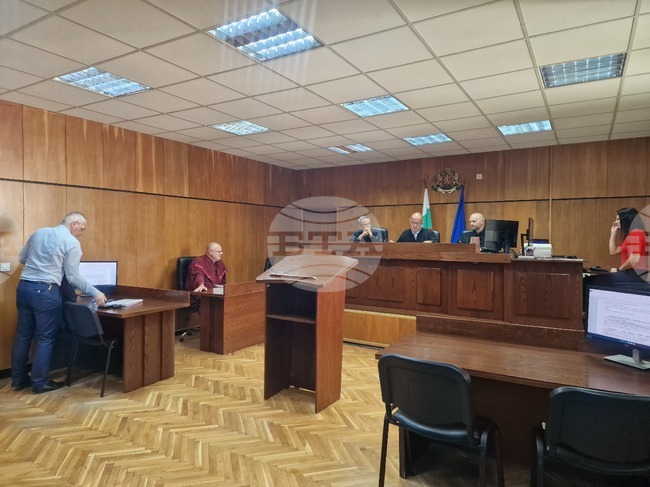 Окръжният съд в Смолян отложи делото срещу осъден за порнографски материали с малолетни