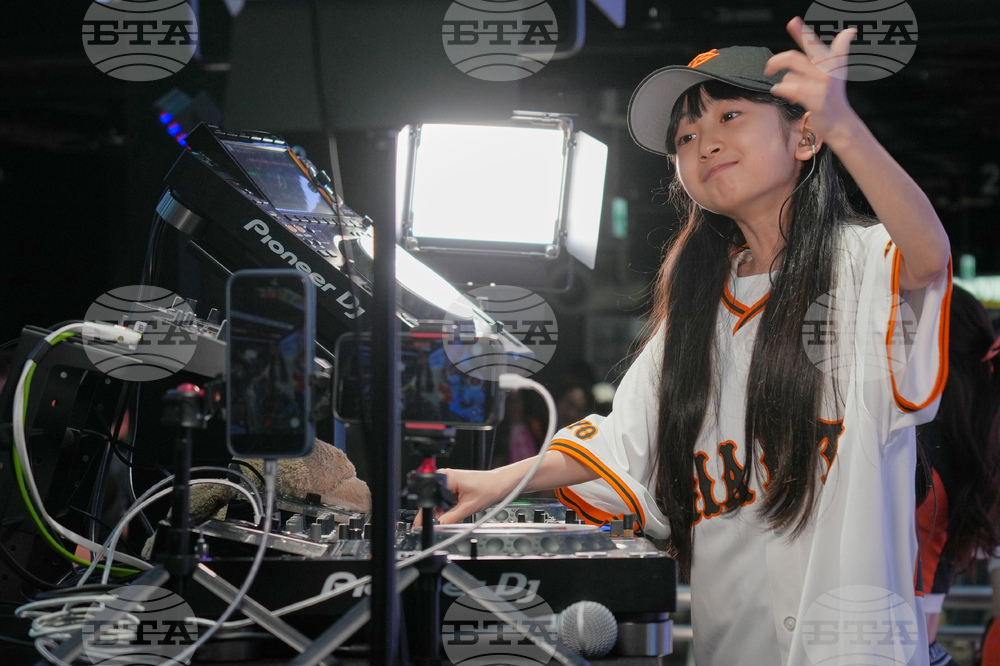 Japan Child DJ