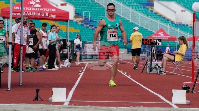 Alexander Asenov Wins Triathlon Title with New World Record at Down Syndrome World Championships in Sofia