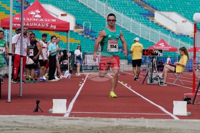 Alexander Asenov Wins Triathlon Title with New World Record at Down Syndrome World Championships in Sofia