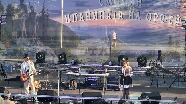С концерт на Михаела Маринова, Роби и група „Молец“ бяха открити Орфеевите празници в Смолян
