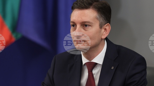 Мобилно приложение, надграждащо платформата „Колко струва“, ще бъде представено идните седмици, съобщи министър Иван Василев