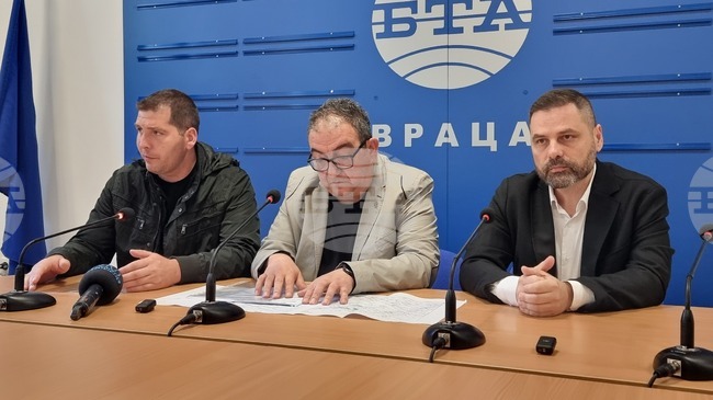 Община Враца има намерение да изгради паркинги в централната част на града за сметка на изсичане на дървета, обявиха от „Възраждане“