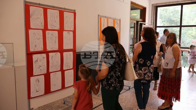 Изложба от шаржове даде начало на Празниците на изкуствата „Парцалев“ – 2026 в Левски