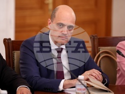 Народно събрание - Комисия по икономическа политика, инвестиции и индустрия