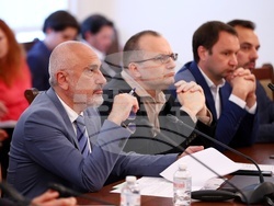 Народно събрание - Комисия по икономическа политика, инвестиции и индустрия