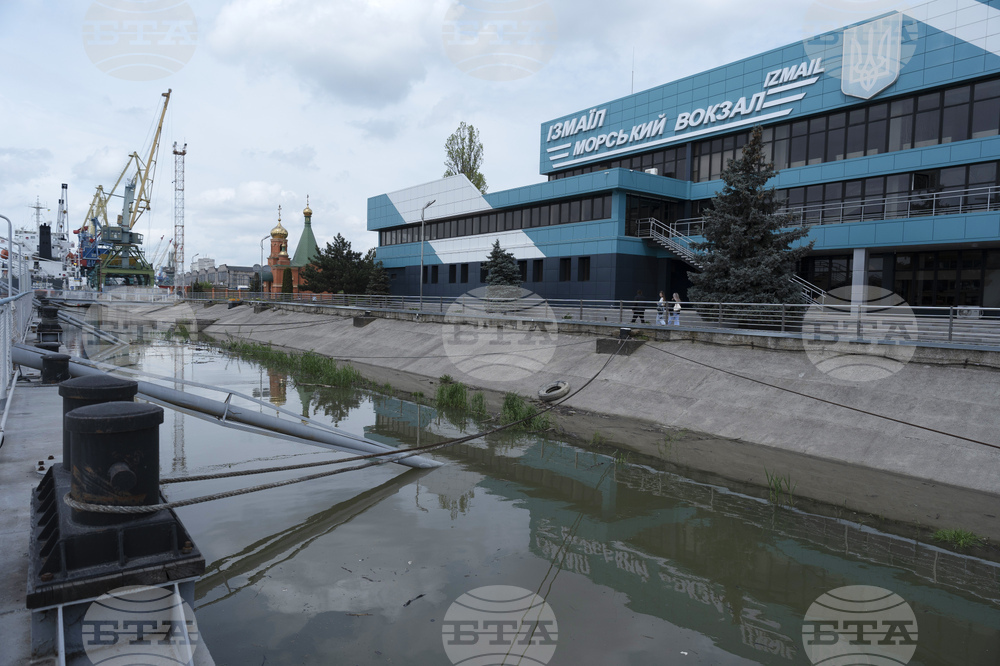 Двама души бяха ранени при атака с дронове през нощта срещу Измаилски район в украинската Одеска област, съобщиха властите