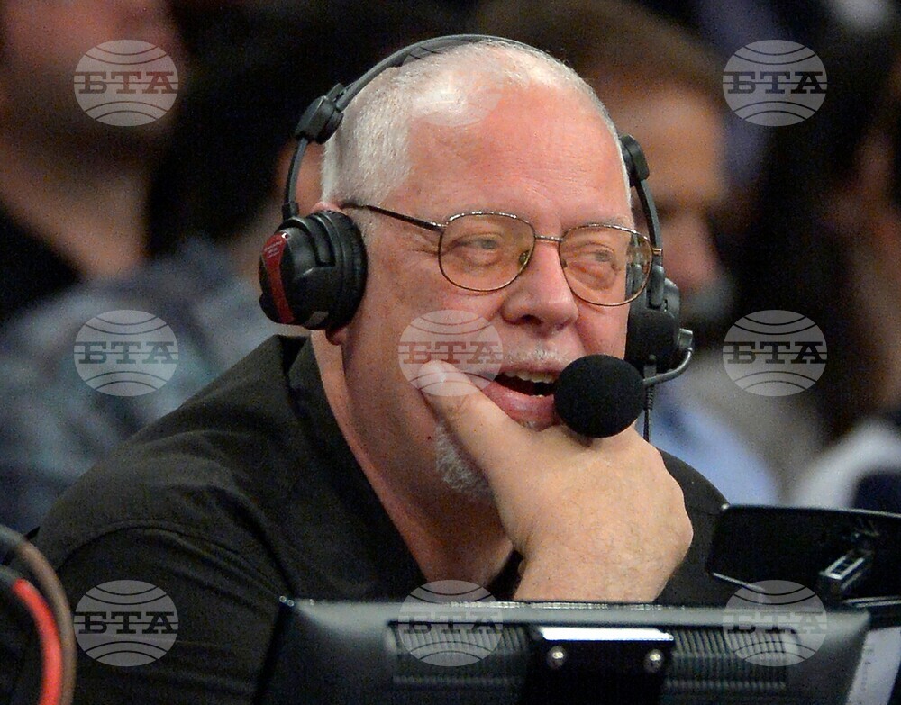Lakers Tanter Retires Basketball