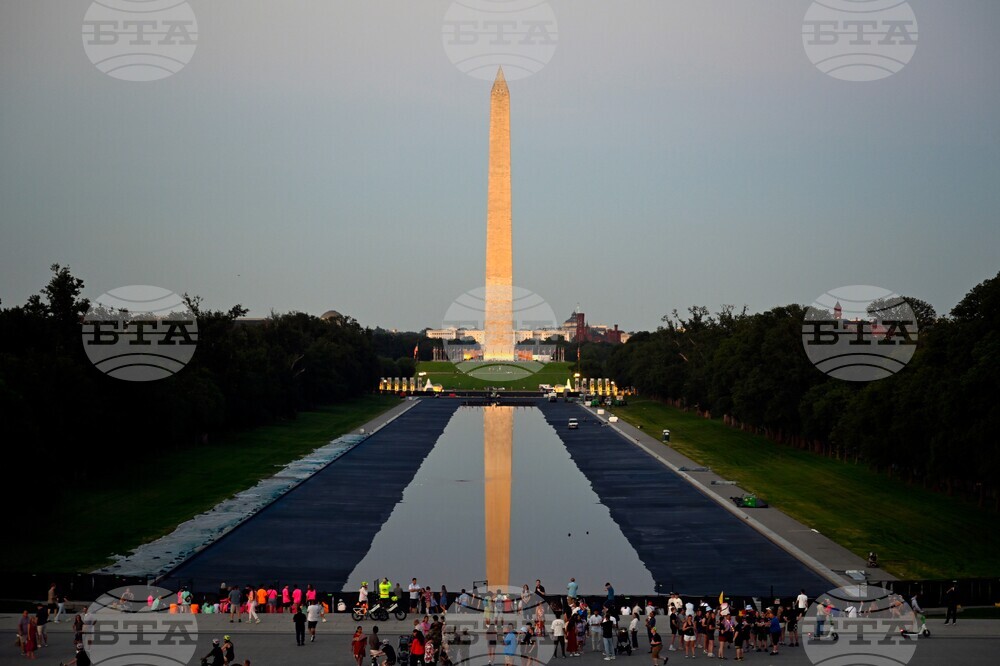APTOPIX Lincoln Memorial Reflecting Pool