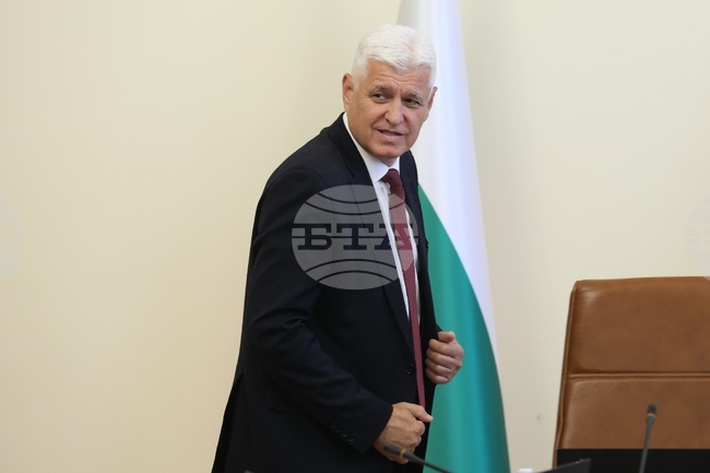 Bulgaria Will Continue to Fulfil Its NATO Commitments, Defence Minister Says