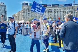 Румъния - Букурещ - протест на учители