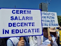 Румъния - Букурещ - протест на учители