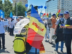 Румъния - Букурещ - протест на учители