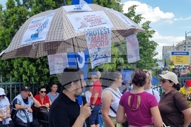 Румъния - Букурещ - протест на учители