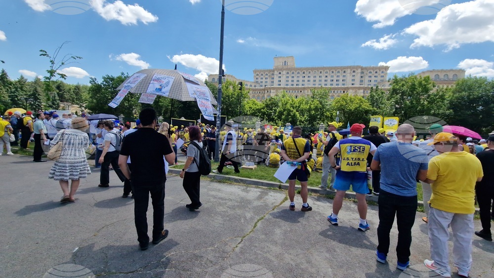 Румъния - Букурещ - протест на учители