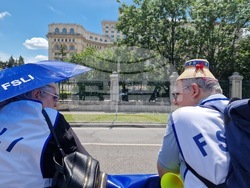 Румъния - Букурещ - протест на учители