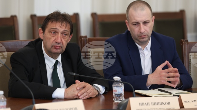 Пътните ремонти ще приключат преди активния туристически сезон, увериха регионалният министър и председателят на АПИ