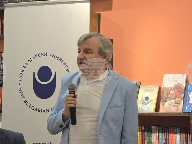 Фигурите на писатели и журналисти поставят проблема с Народния съд в изключително личен контекст, каза проф. Пламен Дойнов