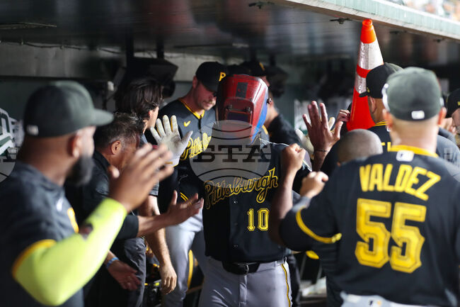 APTOPIX Pirates Athletics Baseball