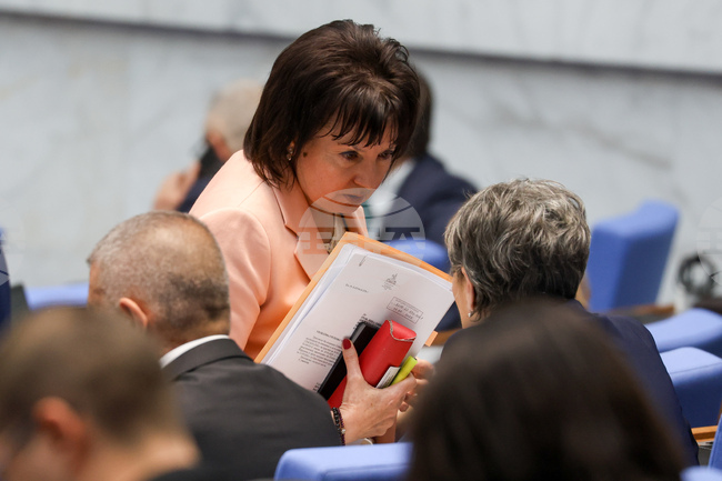 Парламентът прие окончателно на второ четене промените в НПК, с които се въвежда съдебен контрол върху 72-часовото задържане от прокурор