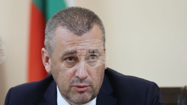 Няма осигурено финансиране за 23 нови влака, под риск са над 356 млн. евро, предупреди министър Георги Пеев 