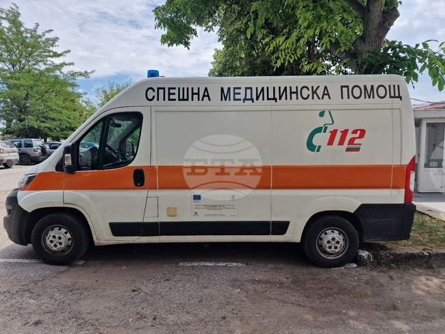 Има опасност за живота на възрастен мъж след пътнотранспортно произшествие край опанското село Васил Левски