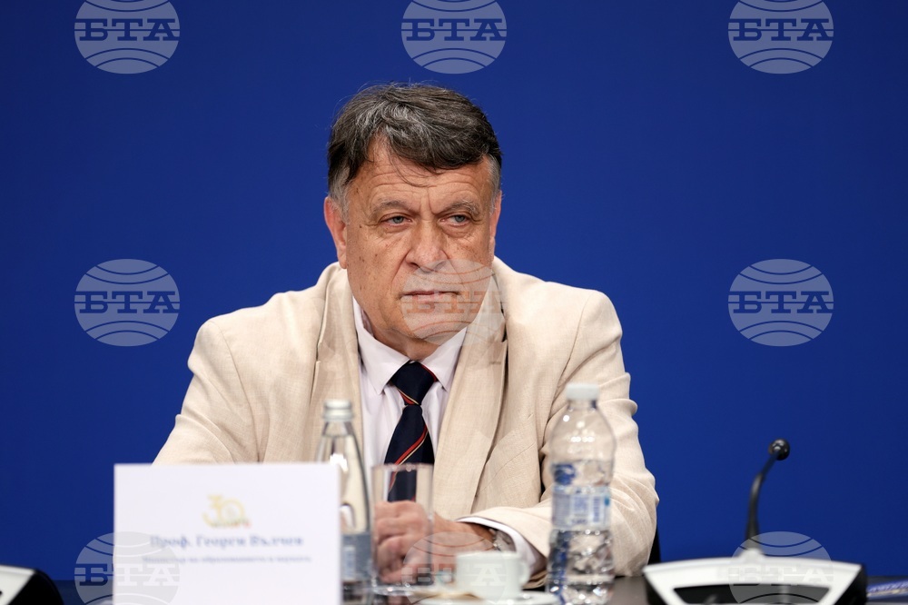 Bulgaria Faces Deepening Education Disparities, Minister Warns