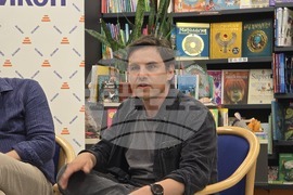 „В очакване на хубавото време. Избрано“ - литературна среща