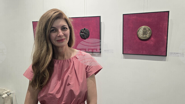 Bulgarian Metalsmith Presents Jewelry and Medals in Paris