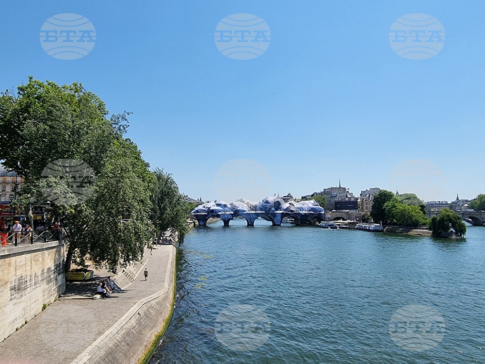 Франция - La Caverne du Pont Neuf („Пещерата на Пон Ньоф“) - арт инсталация
