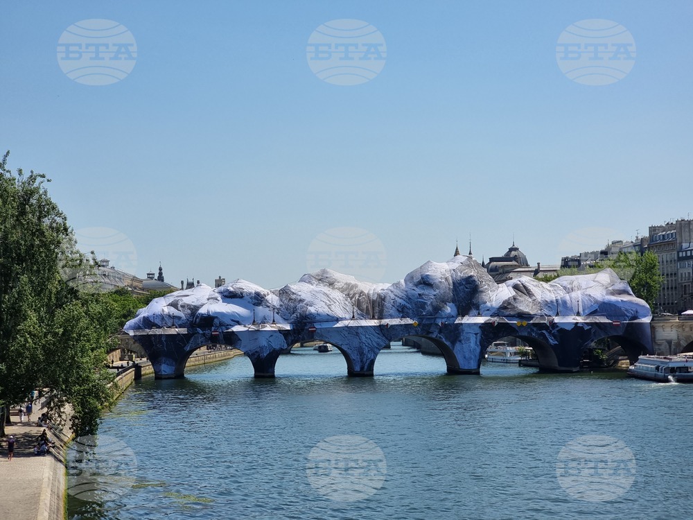 Франция - La Caverne du Pont Neuf („Пещерата на Пон Ньоф“) - арт инсталация