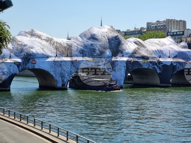 Франция - La Caverne du Pont Neuf („Пещерата на Пон Ньоф“) - арт инсталация