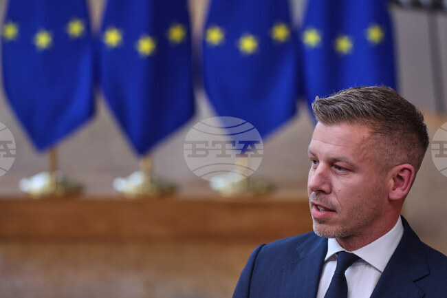 МТИ: Петер Мадяр заяви, че по негова инициатива от заключенията на срещата на върха на ЕС е отпаднал текст за ускорено присъединяване на Украйна