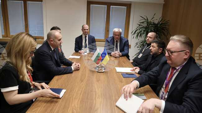 Премиерът Румен Радев разговаря в Брюксел с президента на Украйна Володимир Зеленски 