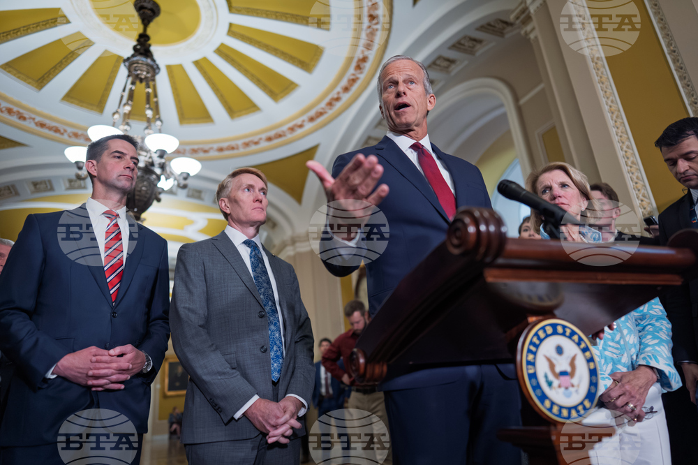 CORRECTION Congress Trump