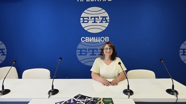 Няма по-прекрасен химн от българския, каза директорът на свищовското училище „Цветан Радославов“ Мариана Маркова