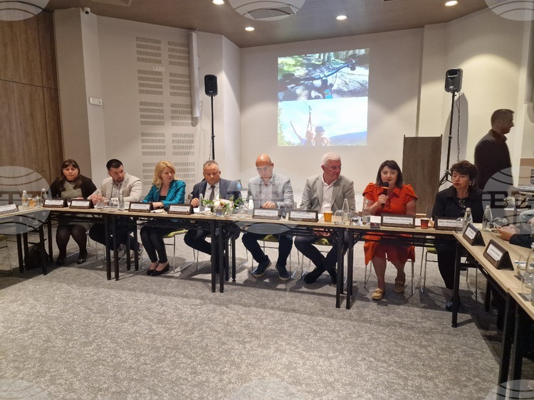 Health Tourism Conference in Pamporovo Discusses Climate Health Resorts, Staff Training, Four-Season Tourism