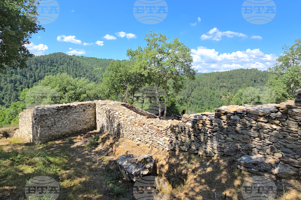 Село Храстово - крепост - археологически разкопки