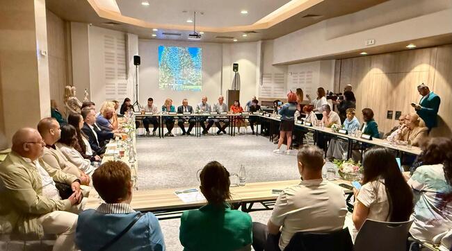 Предизвикателствата и перспективите за развитие на климатолечебните курорти бяха обсъдени на Национална конференция за здравен туризъм в Пампорово