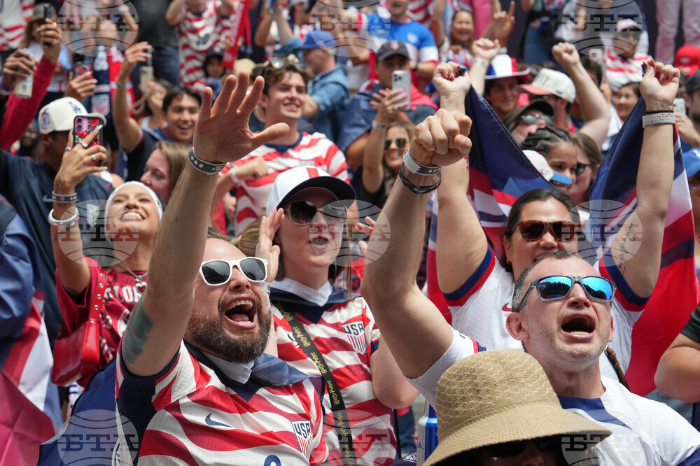 Los Angeles WCup Soccer Reaction