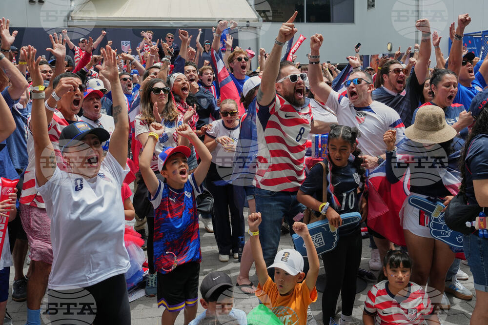 Los Angeles WCup Soccer Reaction