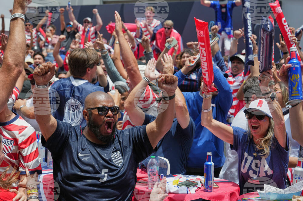 Los Angeles WCup Soccer Reaction