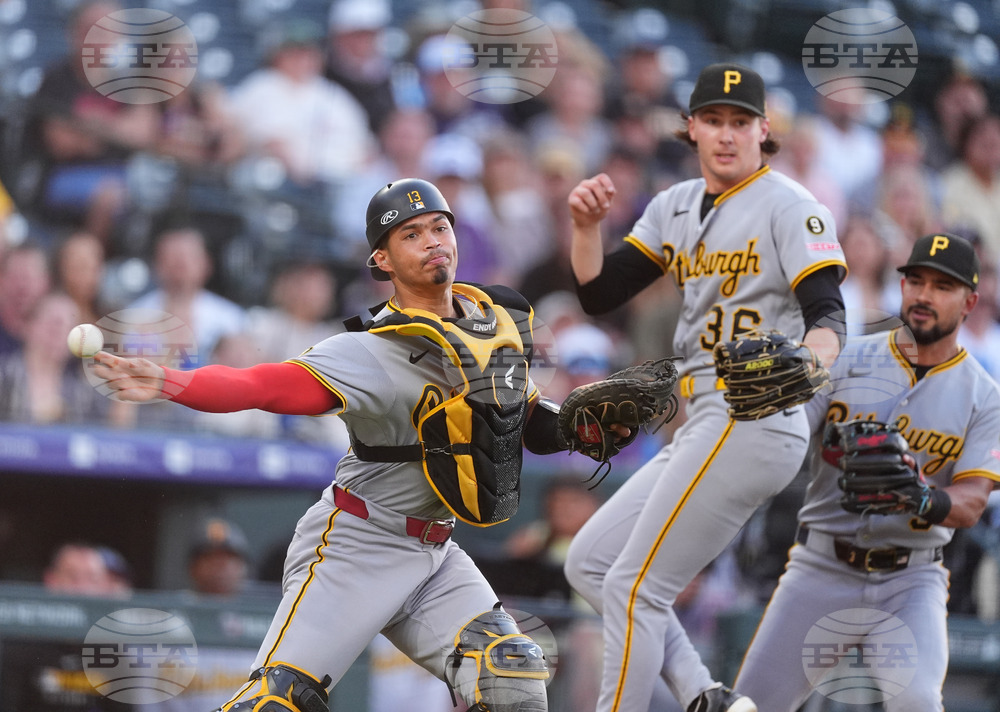 Pirates Rockies Baseball
