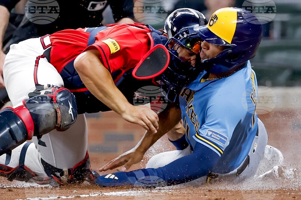 Brewers Braves Baseball