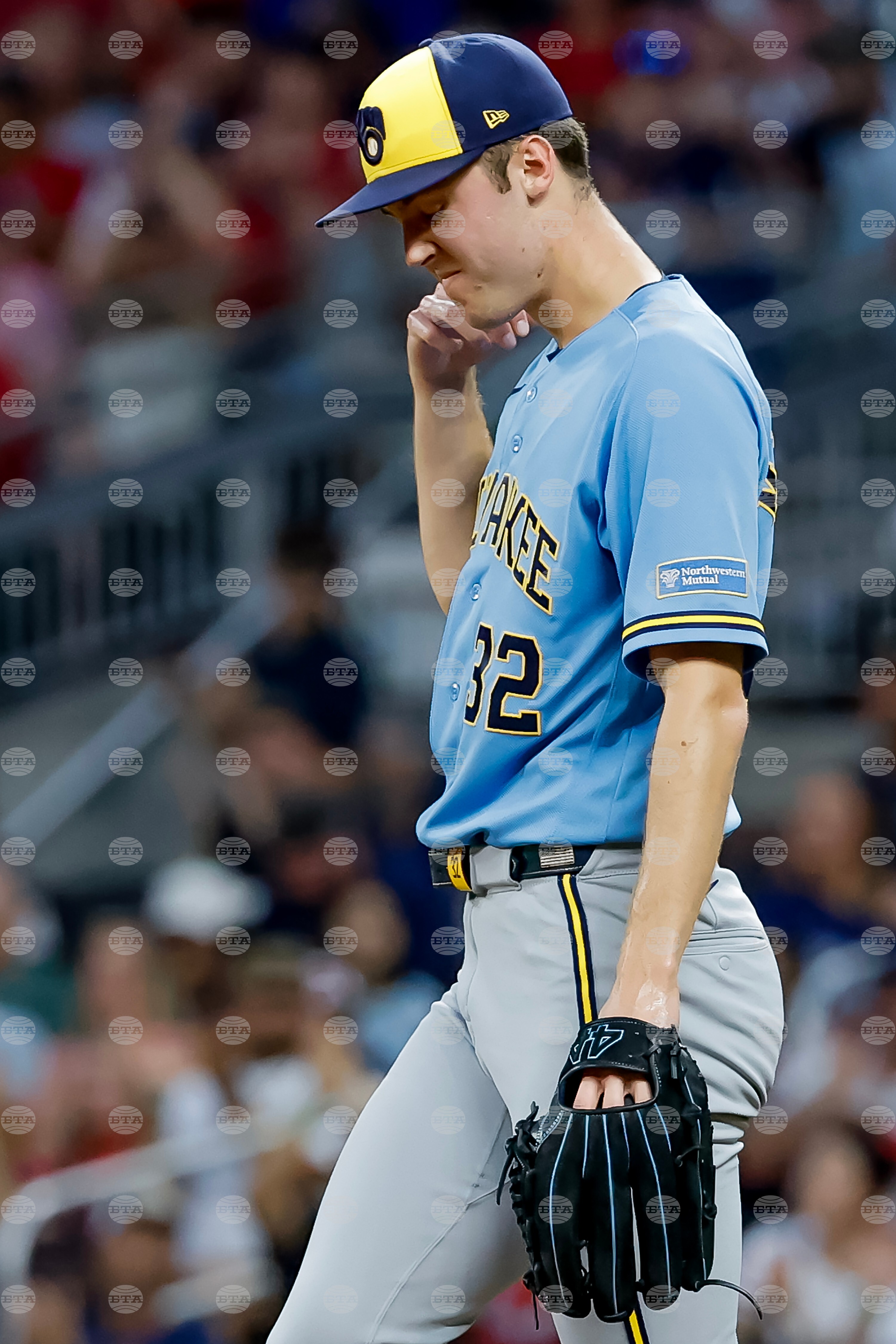 Brewers Braves Baseball