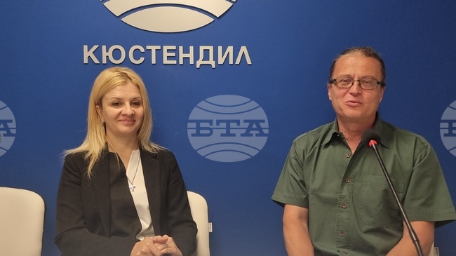 Химнът на Математическата гимназия в Кюстендил е създаден по повод 50 години от създаването на училището