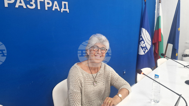 Химнът на Езиковата гимназия в Разград е създаден в духа на ценностите, залегнали в инициативата „Светилник", каза учителката Цонка Донева