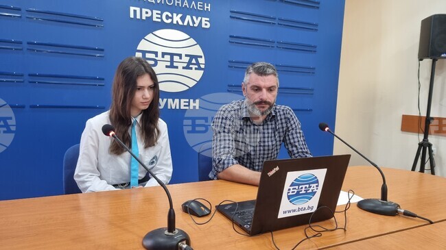 Химнът за мен е символ на училището, каза в Шумен ученичката в Средно училище „Панайот Волов“ Катерина Банева 
