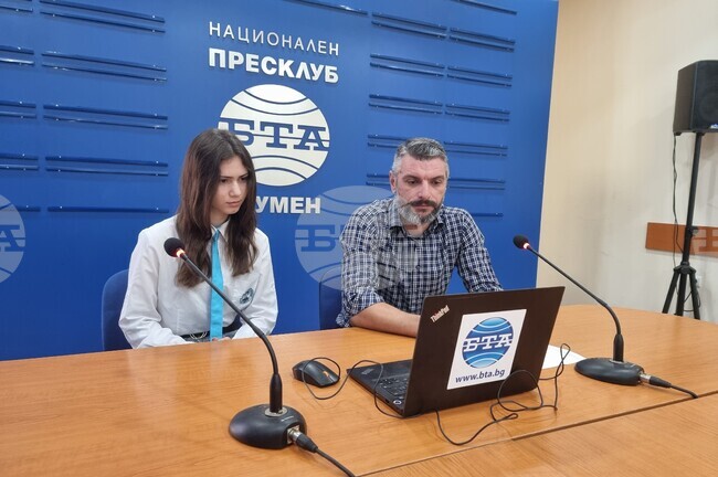 Химнът за мен е символ на училището, каза в Шумен ученичката в Средно училище „Панайот Волов“ Катерина Банева 