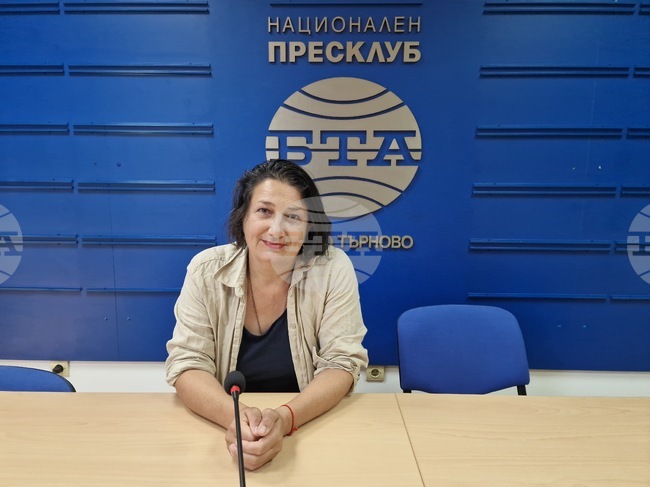 Лични вещи на създателя на текста на химна на българската просвета Стоян Михайловски пази музеят в родния му град, каза уредничката Елена Иванова